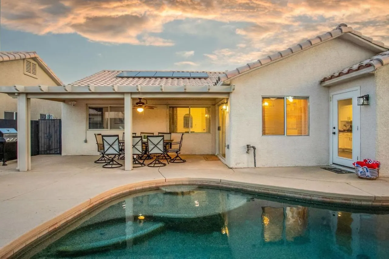 Modern 3Br Quiet Home With Pool ラスベガス 別荘