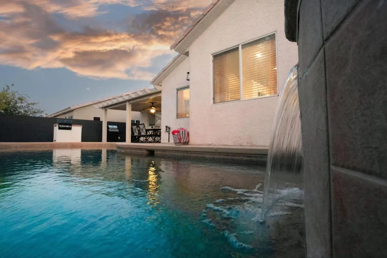 Modern 3Br Quiet Home With Pool ラスベガス 別荘