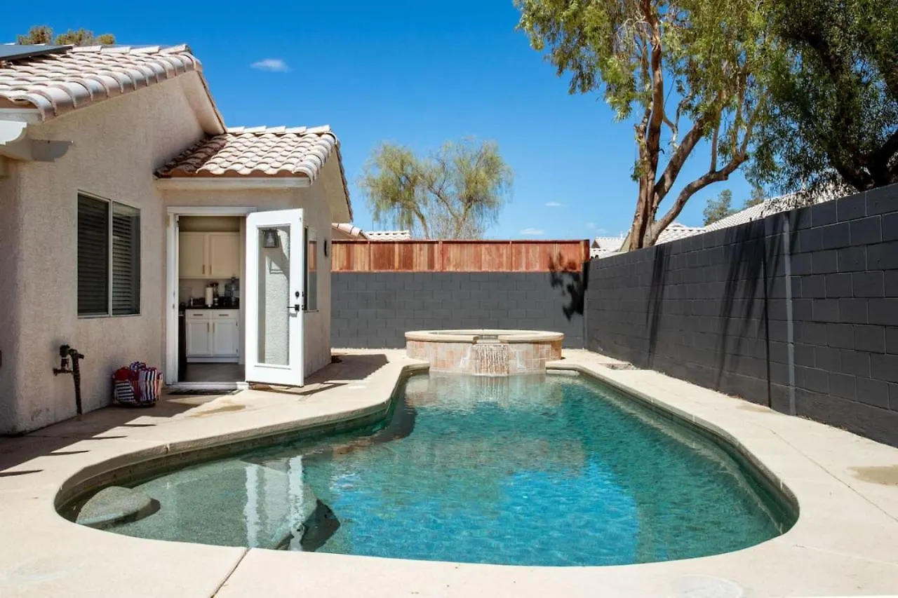 Modern 3Br Quiet Home With Pool ラスベガス
