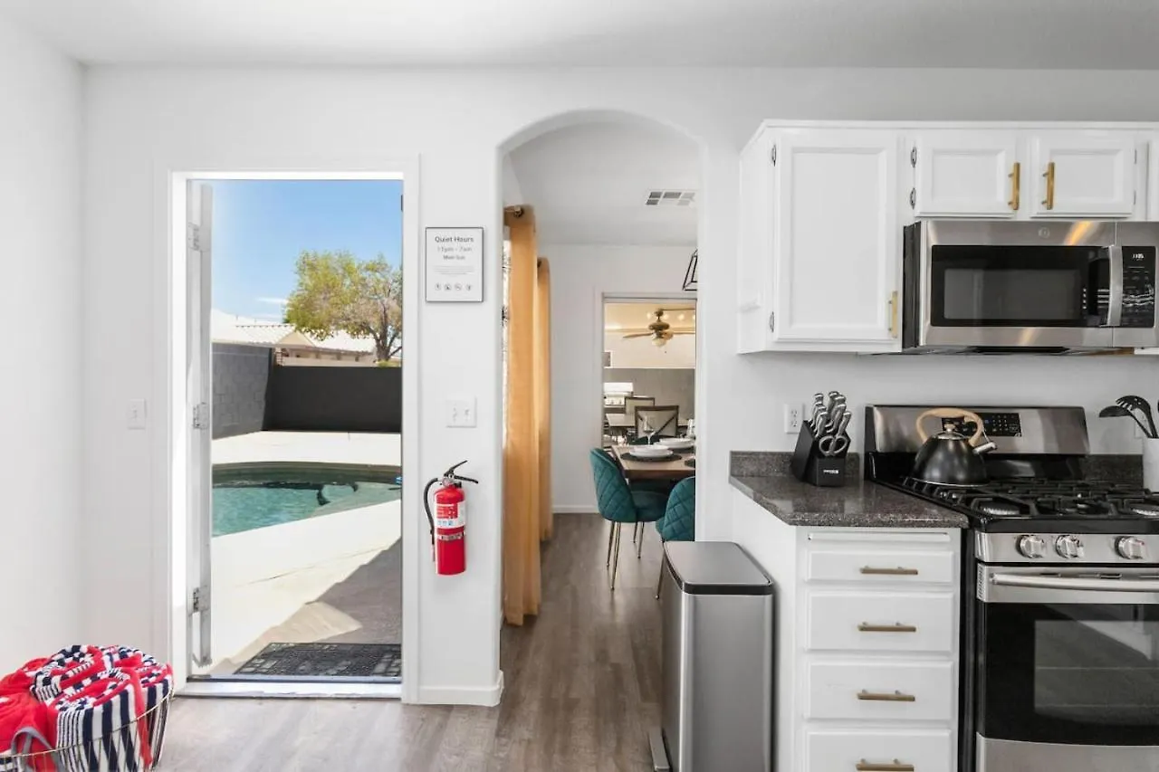 別荘 Modern 3Br Quiet Home With Pool ラスベガス 米国