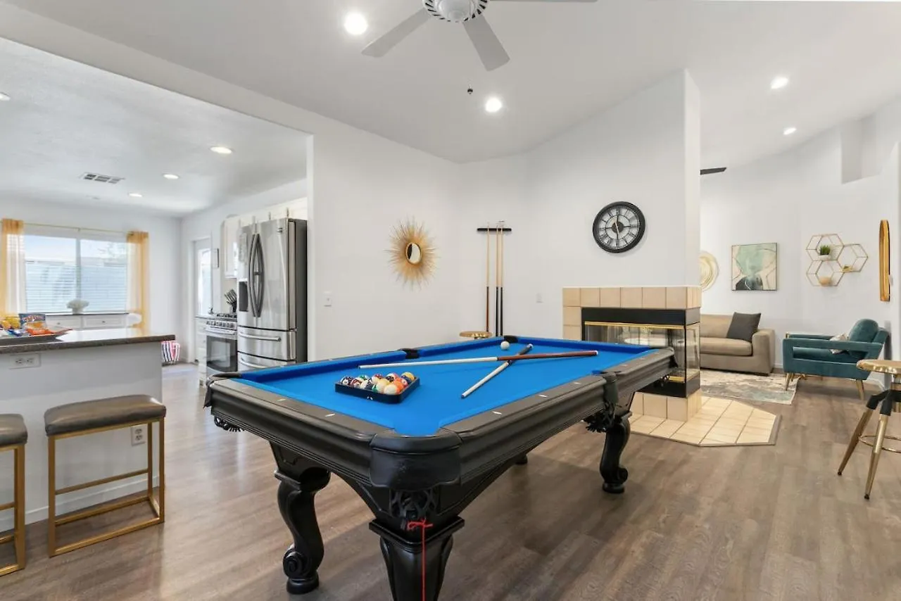 別荘 Modern 3Br Quiet Home With Pool ラスベガス 米国