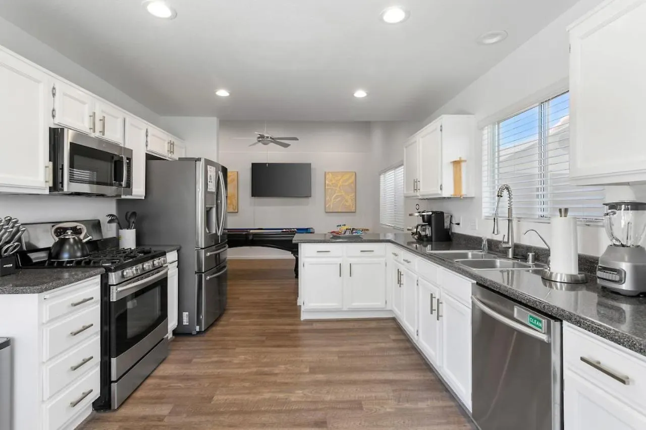 別荘 Modern 3Br Quiet Home With Pool ラスベガス