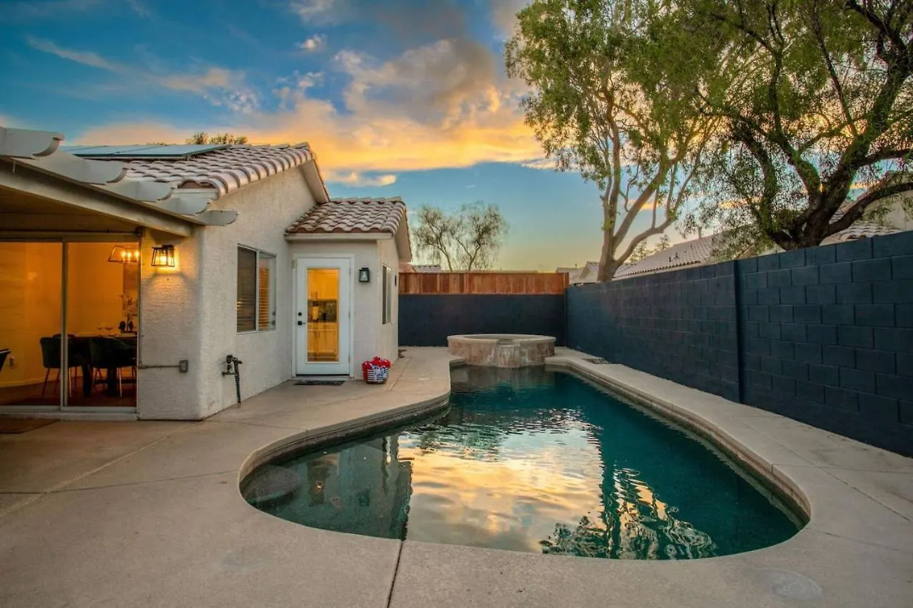 Modern 3Br Quiet Home With Pool ラスベガス 米国